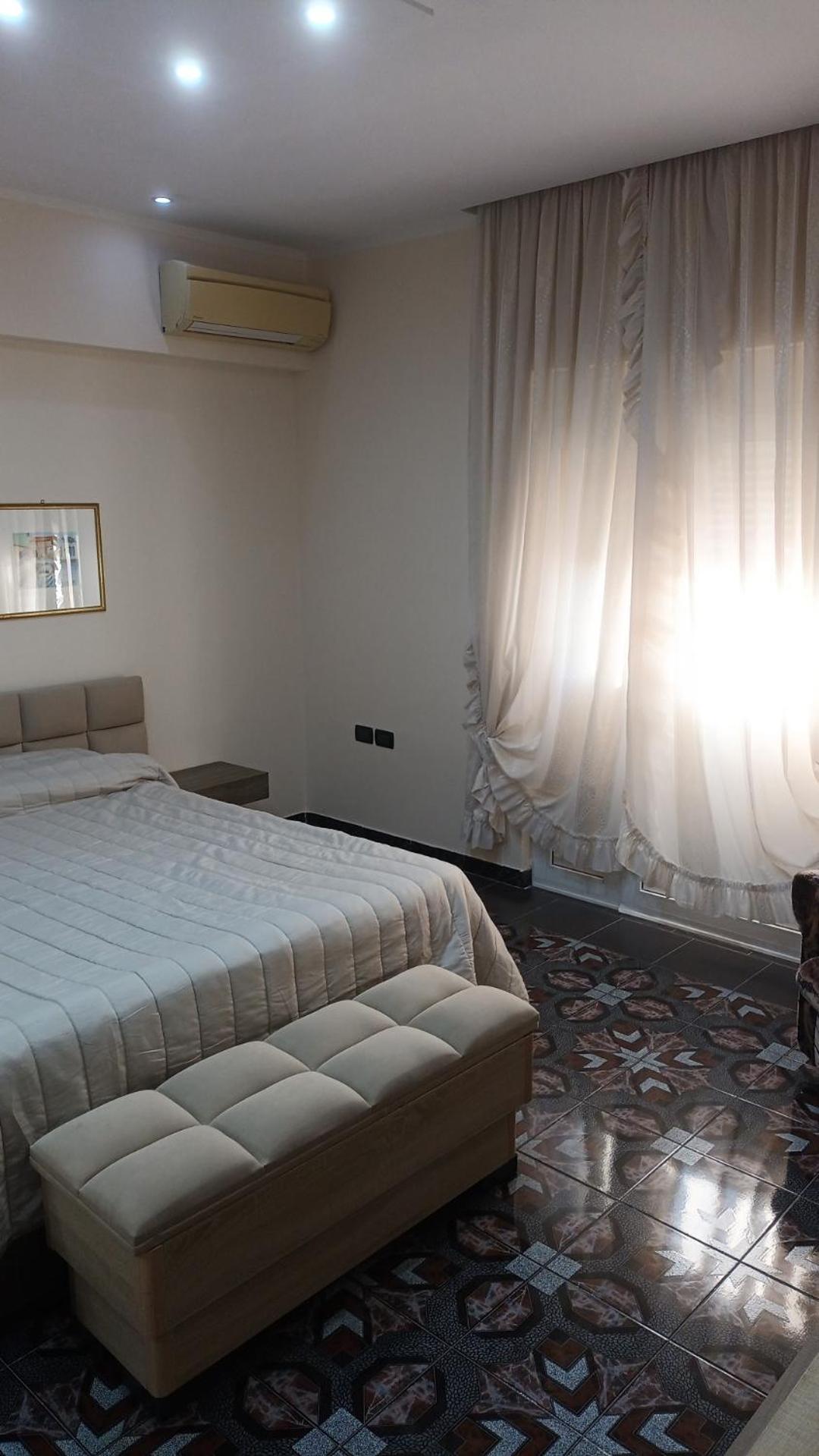 Royal Aparthotel Vlorë Eksteriør billede